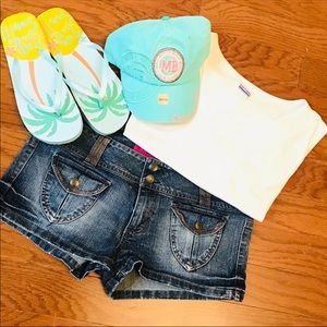 ✔️Strutt & Stroll Distressed Denim Shorts